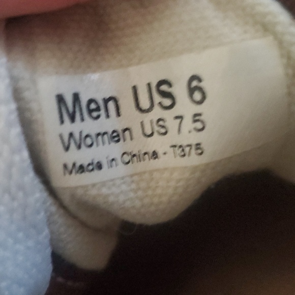 Vans - Picture 3 of 5